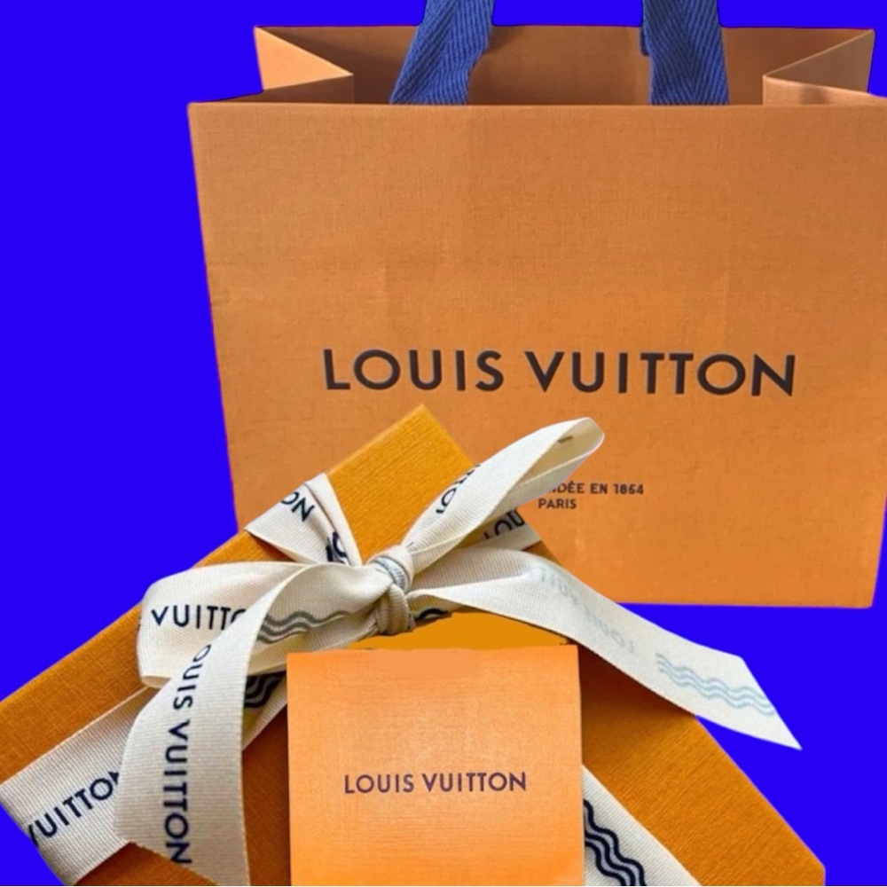 3pc Louis Vuitton Ribbon LV Card
Envelope Bag EXTRA LONG Hampton
Christmas Gift